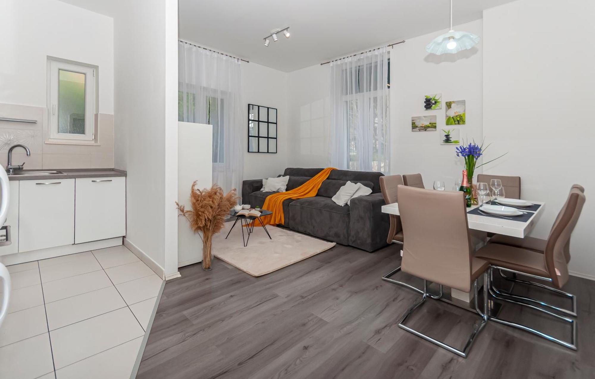 Tanja Apartment Омиш Экстерьер фото