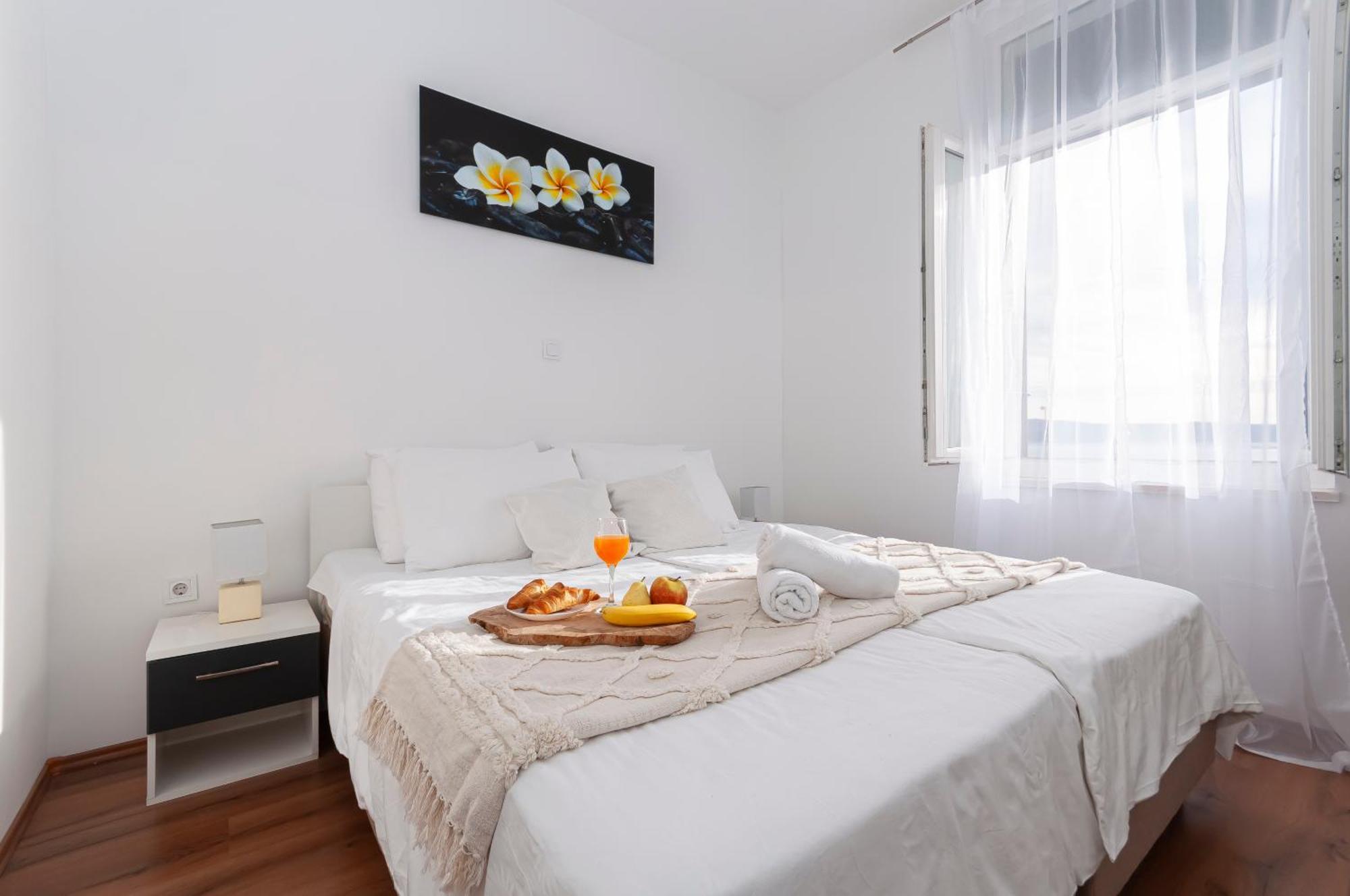 Tanja Apartment Омиш Экстерьер фото