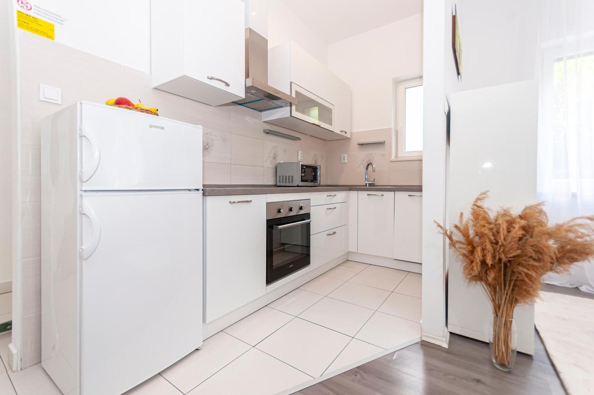 Tanja Apartment Омиш Экстерьер фото