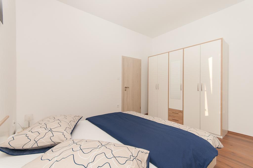 Tanja Apartment Омиш Экстерьер фото